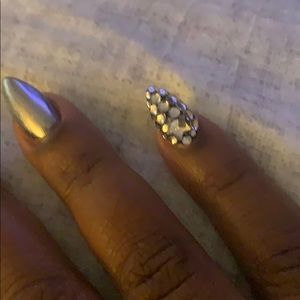 Meet your Posher, Adeen